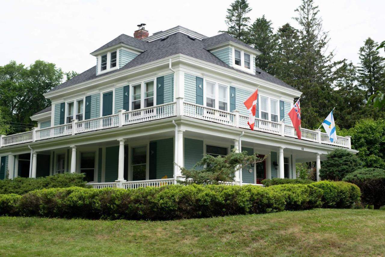 Alicion Bed & Breakfast Lunenburg Buitenkant foto