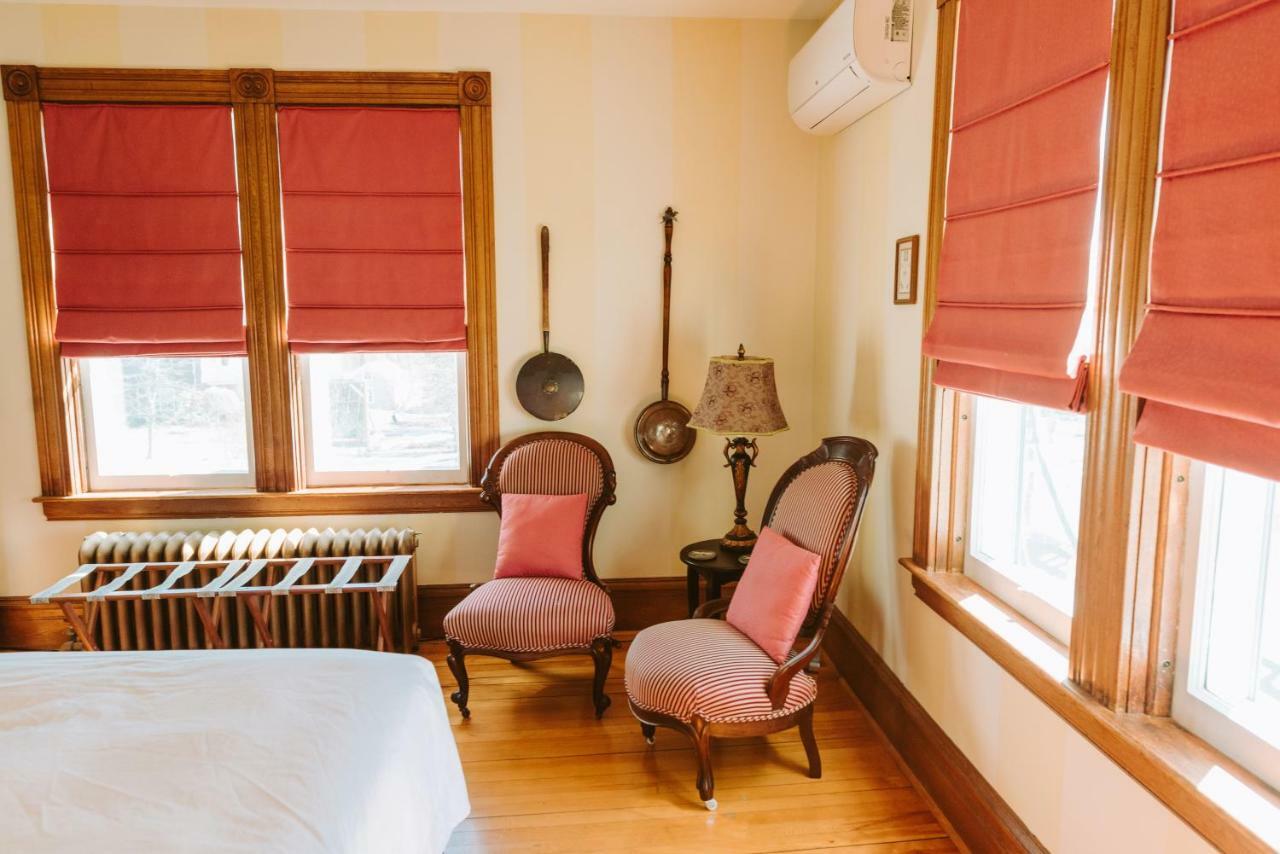 Alicion Bed & Breakfast Lunenburg Buitenkant foto