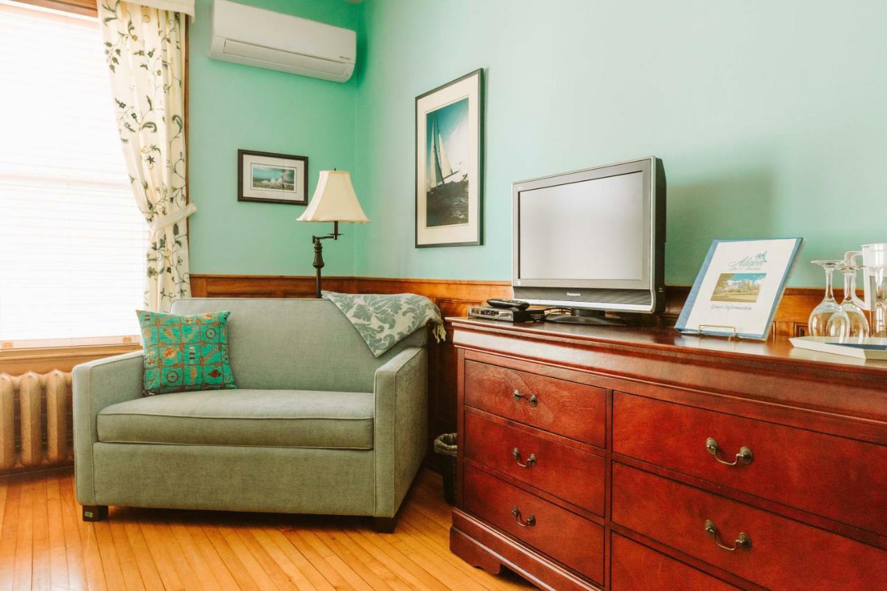 Alicion Bed & Breakfast Lunenburg Buitenkant foto
